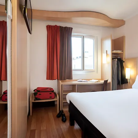 Ibis Maine Montparnasse Hotel 3*