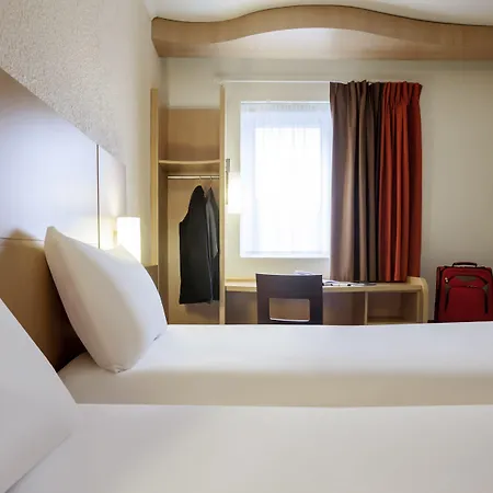 Ibis Maine Montparnasse Otel 3*