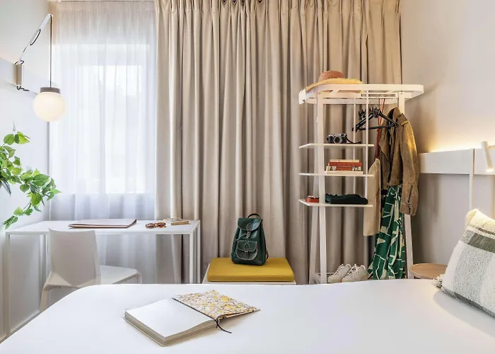 Hotel Ibis Maine Montparnasse 3*