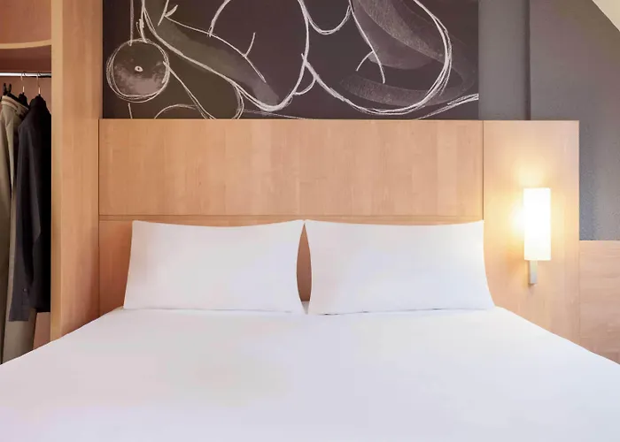 Ibis Maine Montparnasse Hotel 3*